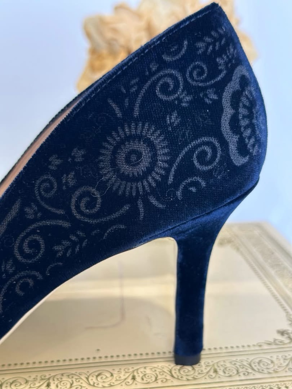 Ron White DWP1 Midnight Velvet Blue Kitten Heels - Picture 9 of 17